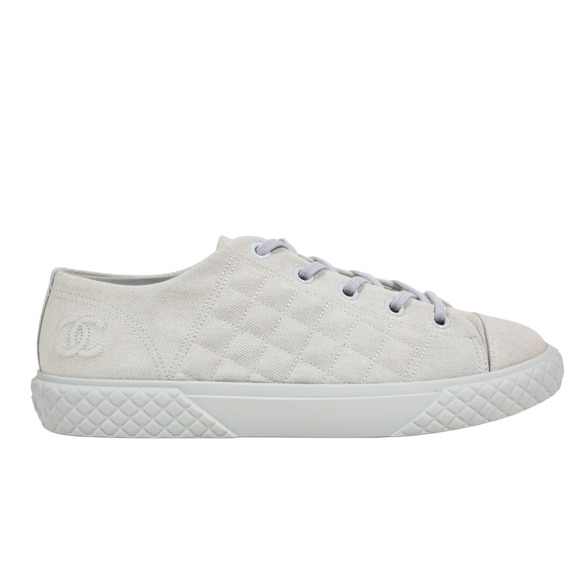 Chanel 22C Light Blue Grey Denim CC Logo Low Top Flat Runner Trainer Sneaker 39 - Picture 1 of 11